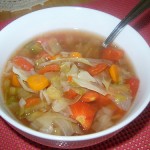 une soupe de légumes pour accompagner une journée detox