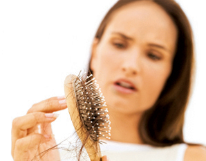 Cheveux : solutions anti-chute naturelles